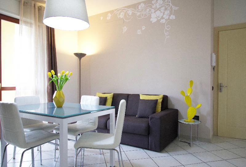 Hq Aparthotel Milano Inn - Smart Suites Cinisello Balsamo Exterior foto