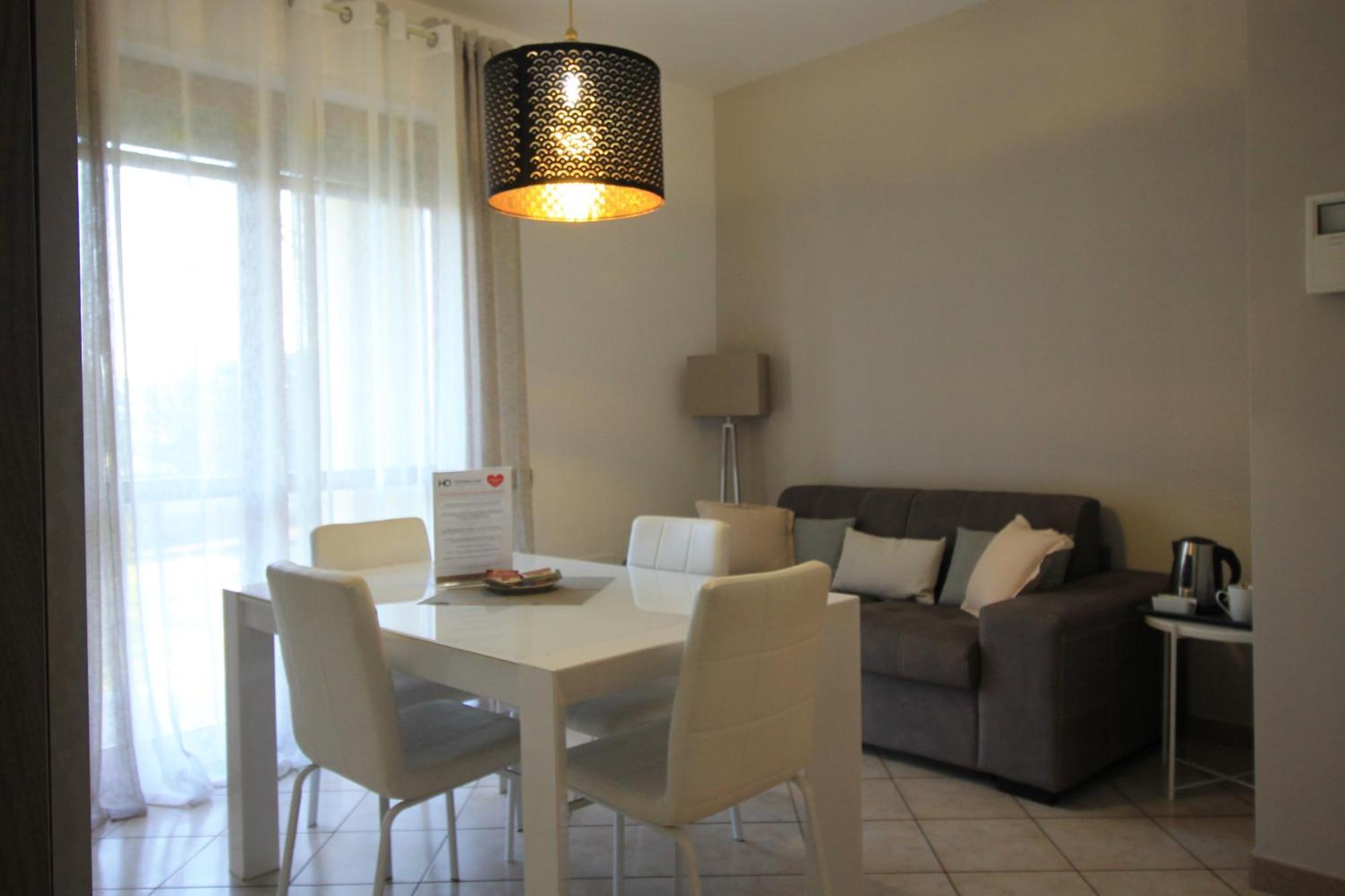 Hq Aparthotel Milano Inn - Smart Suites Cinisello Balsamo Exterior foto